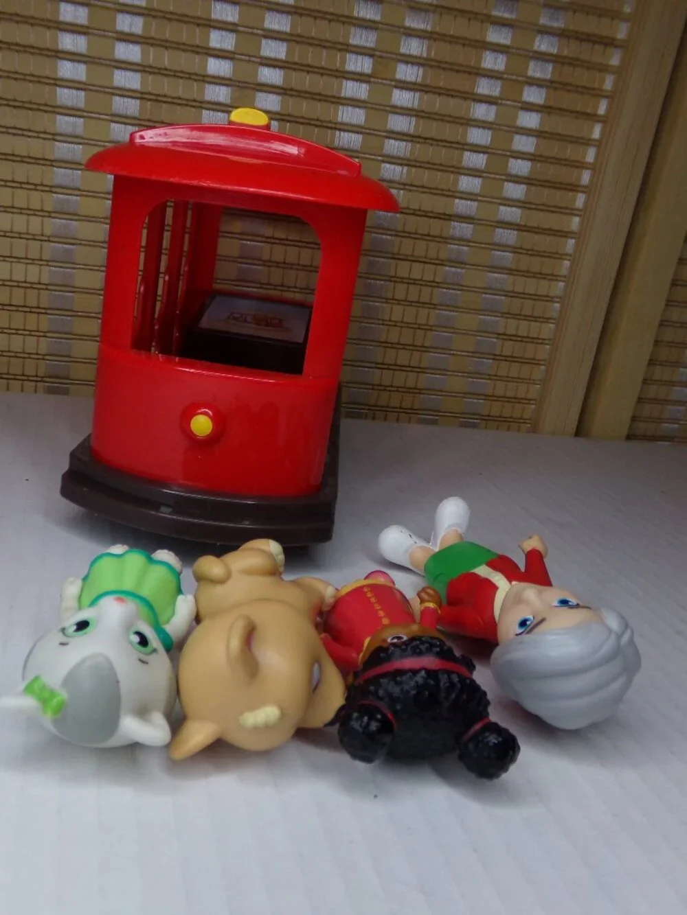 The Fred Rogers Company Tollytots Chiming Trolley Figures Toys